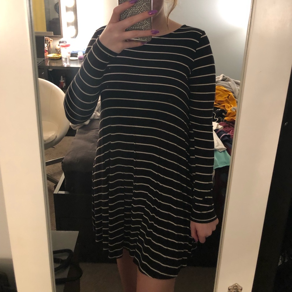 black and white long sleeve striped dress
